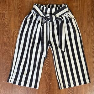 Girl’s Toddler Striped Black and White Pants w/ Attached Belt-Size 12-18 Months